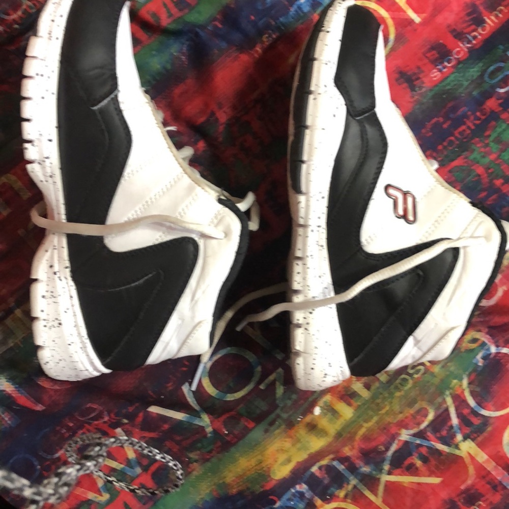 Fila boys size 3 sneakers